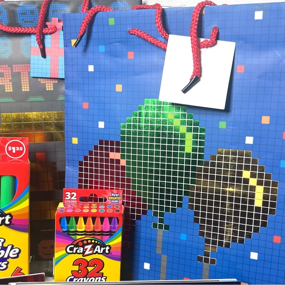 PIXEL CONNECTION GIFT SET - Picture 6 of 14